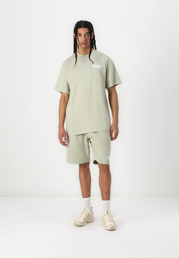 MENOTRE TEE SHORT SET - Jogginghose - green