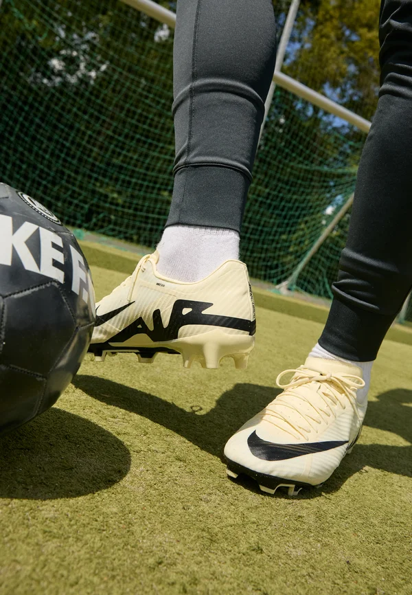 MERCURIAL VAPOR 15 ACADEMY FG/MG - Fußballschuh Nocken - lemonade/black
