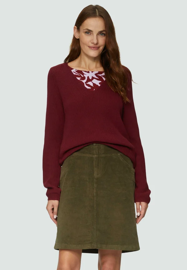 MET V-HALS VAN EEN MIX - Strickpullover - rubinrot