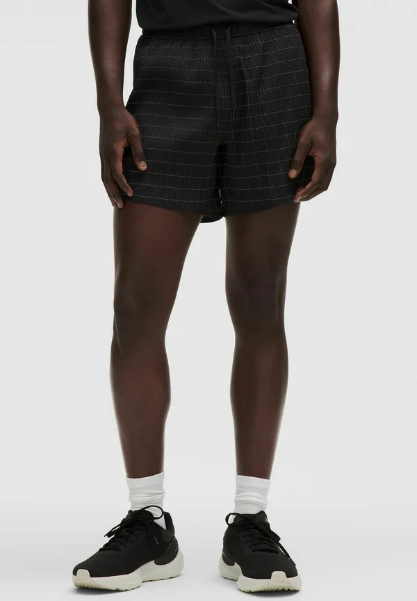 MILE MAKER REFLECTIVE LINED 15CM - Kurze Sporthose - black