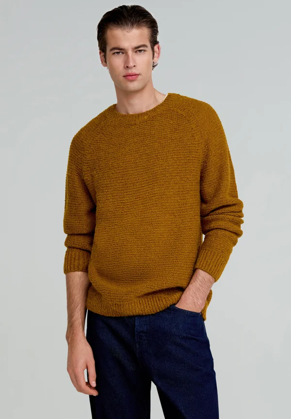 MIRKWOOD  - Strickpullover - mustard
