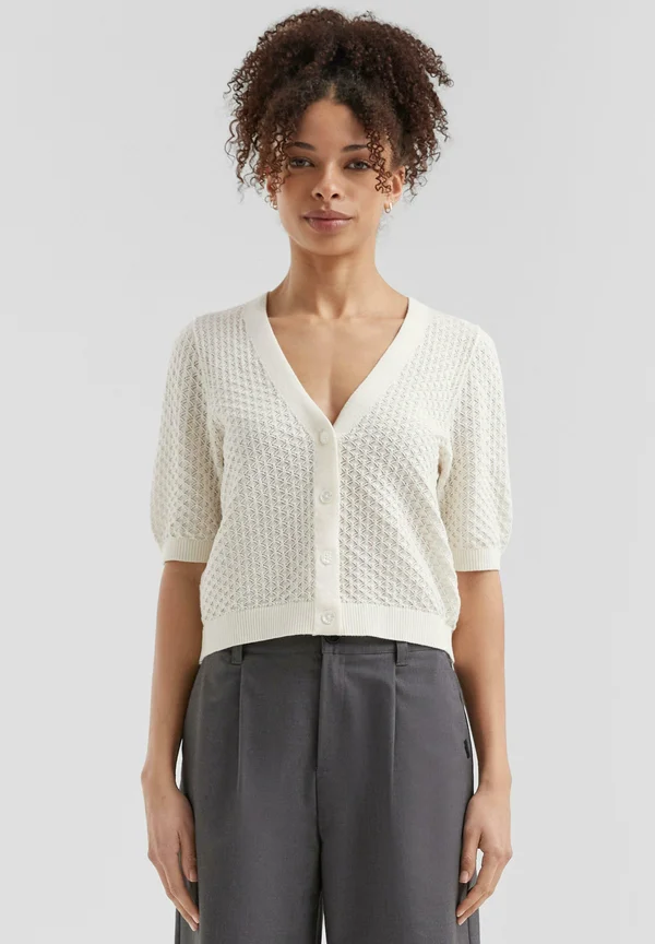 MIT AJOURMUSTER - Strickjacke - ecru