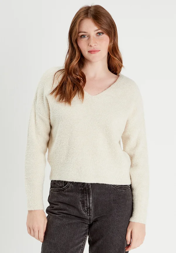 MIT LANGEN ÄRMELN UND V-AUSSCHNITT - Strickpullover - ecru