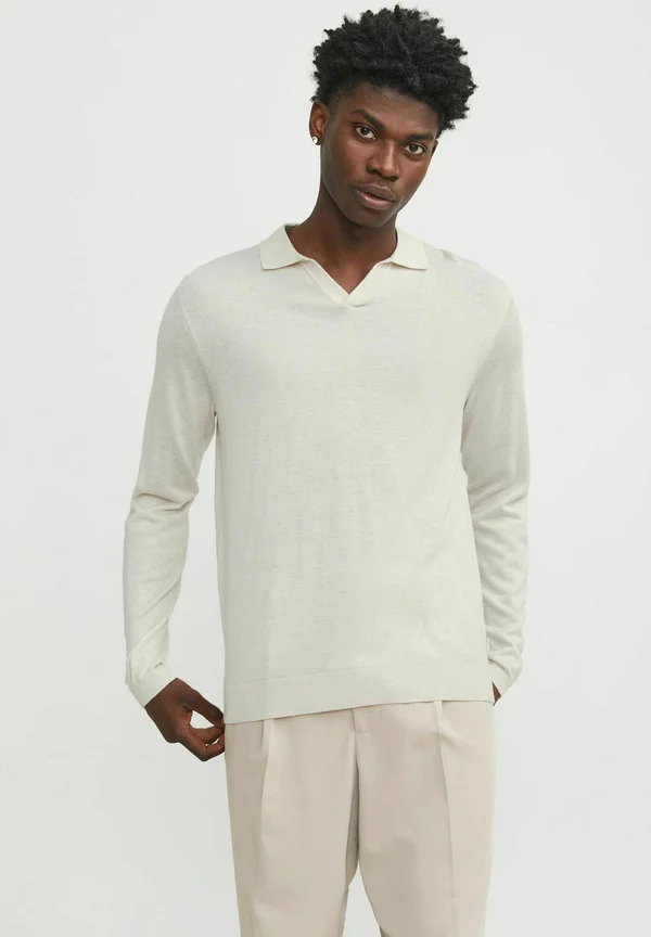 MIT RUNDHALS  - Strickpullover - snow white