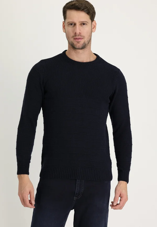 MIT RUNDHALSAUSSCHNITT - Strickpullover - orta laci̇vert