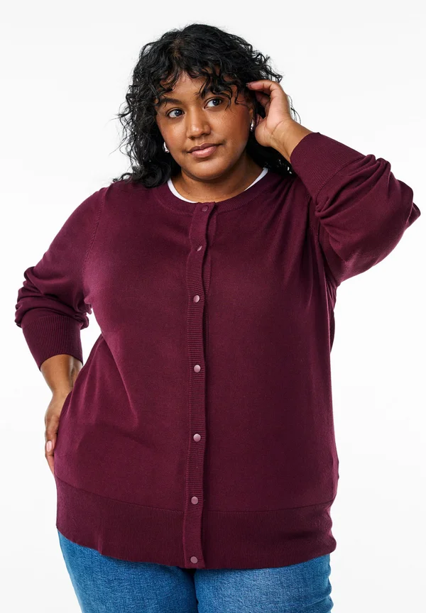 MIT RUNDHALSAUSSCHNITT UND KNÖPFEN - Strickjacke - winetasting