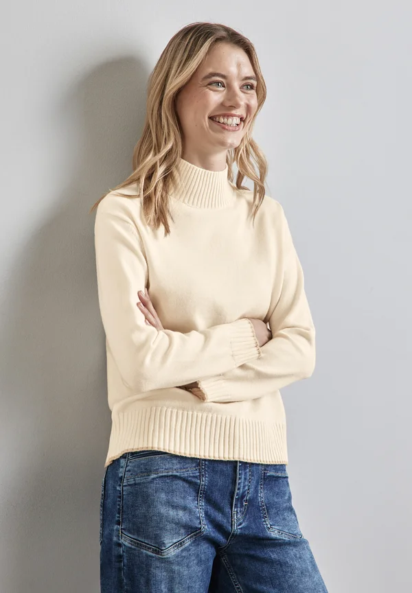 MIT STEHKRAGEN - Strickpullover - weiß