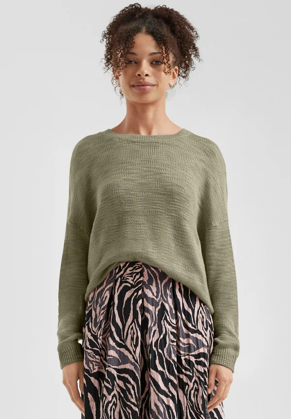 MIT STRUKTURMUSTER - Strickpullover - tannengrün