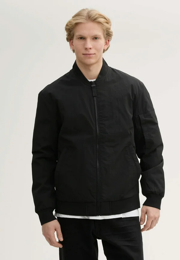 MIT TASCHEN - Bomberjacke - black