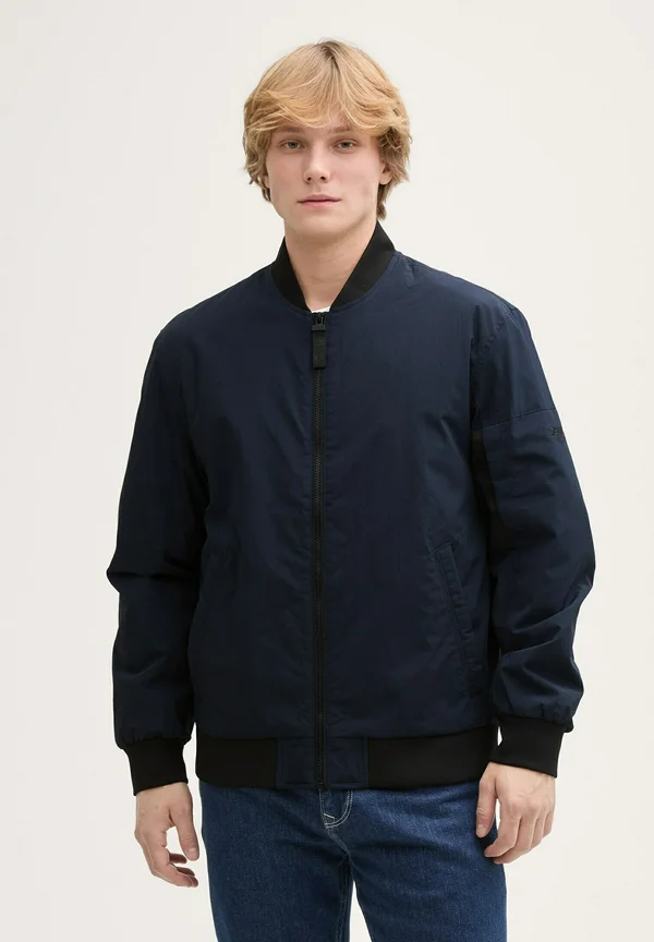 MIT TASCHEN - Bomberjacke - sky captain blue