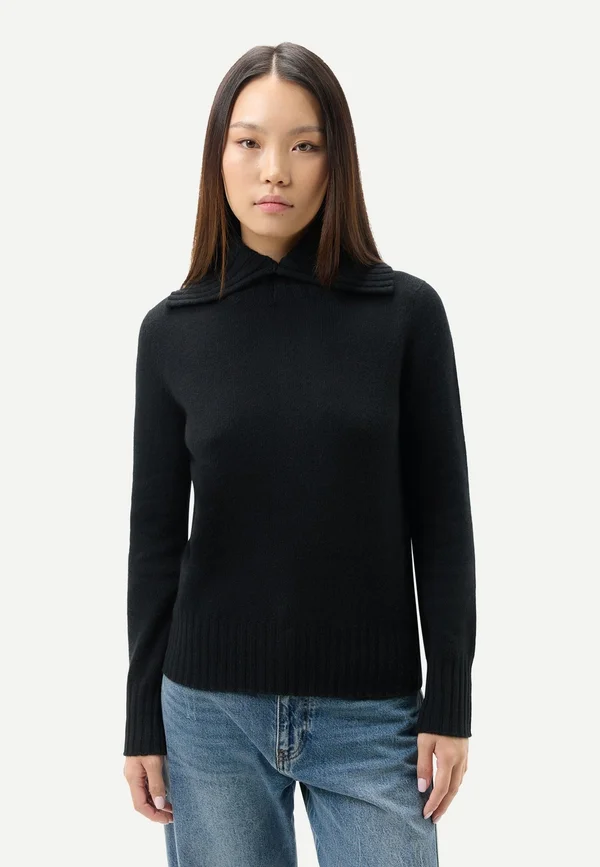 MIT UMKLAPP-ROLLKRAGEN - Strickpullover - black