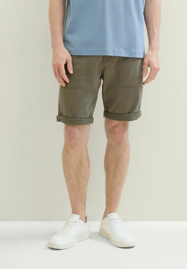 MIT UTILITY DETAILS - Shorts - smokey olive green