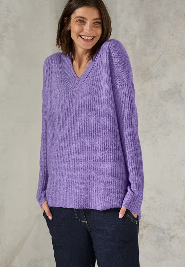 MIT V AUSSCHNITT - Strickpullover - lila