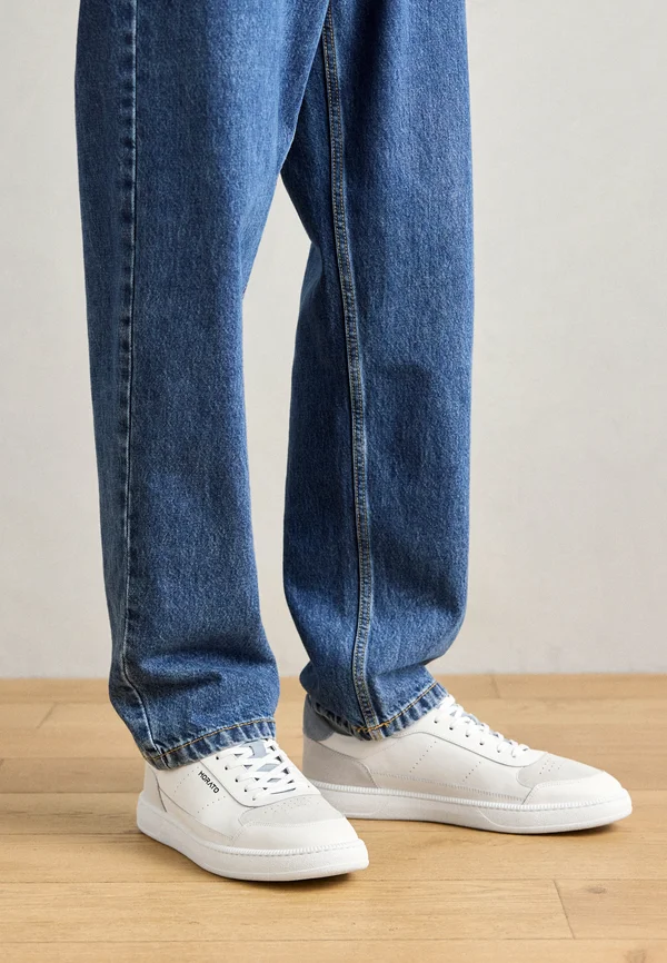 MIX IN COATED LLOGO ACCENTS ON EXTRALIGHT - Sneaker low - sky