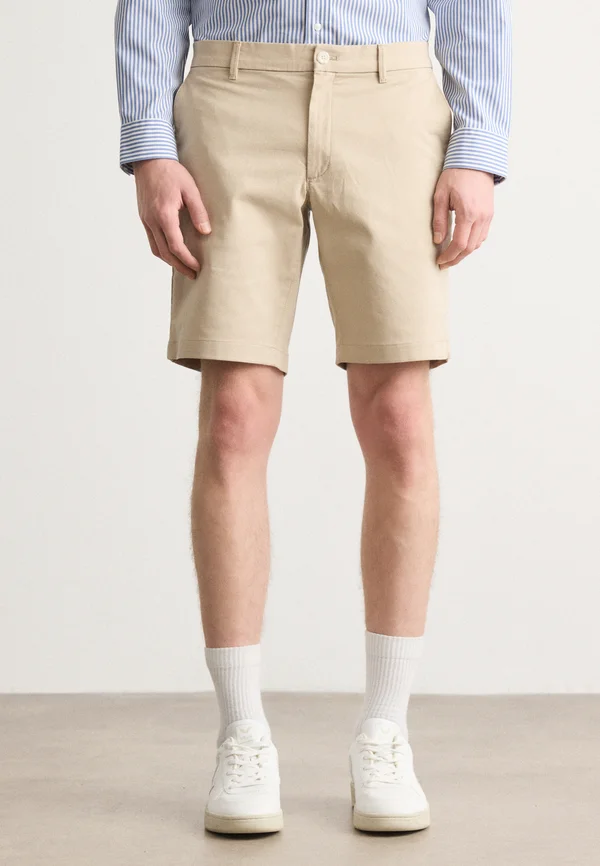 MODERN CHINO - Shorts - white pepper