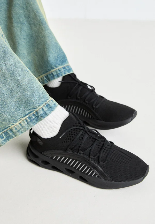 MOTIONX - Sneaker low - black