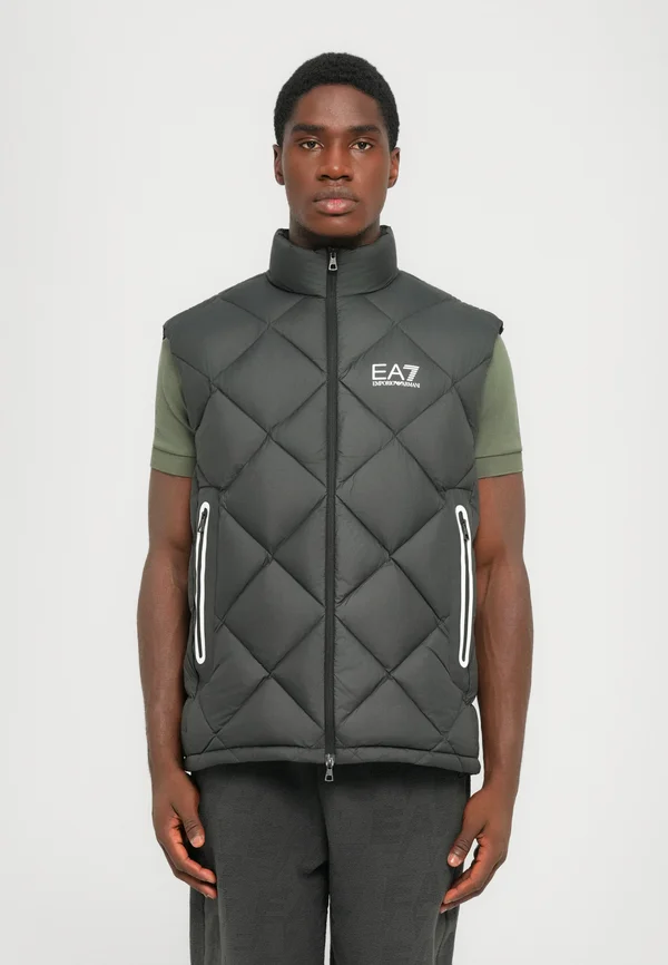 MOUNTAIN QUILTED VEST - Weste - black
