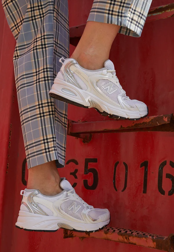 MR530 UNISEX - Sneaker low - white silver