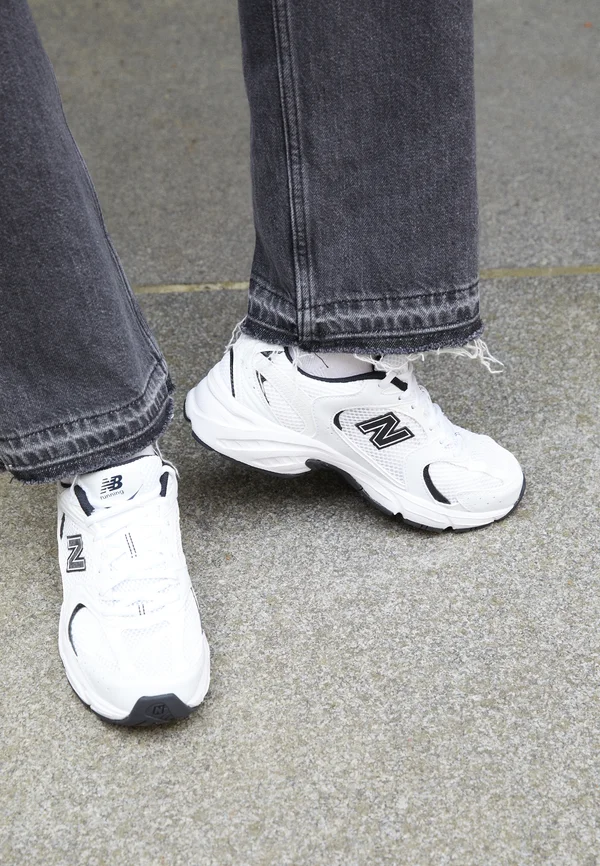 MR530 UNISEX - Sneaker low - white/black