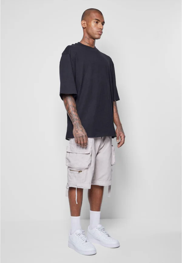MULTI POCKET - Shorts - old white
