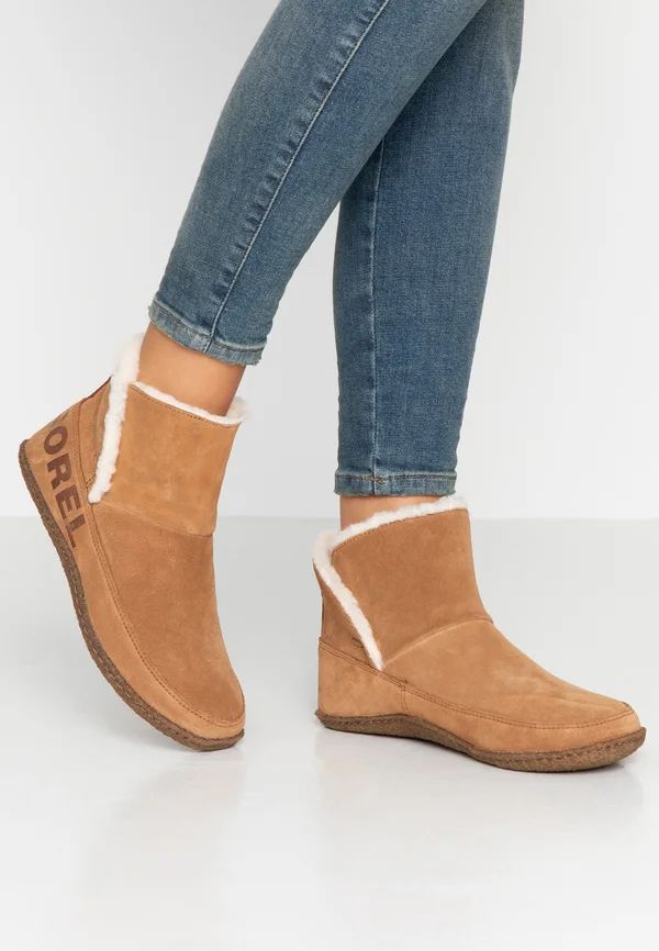 NAKISKA BOOTIE - Stiefelette - camel brown