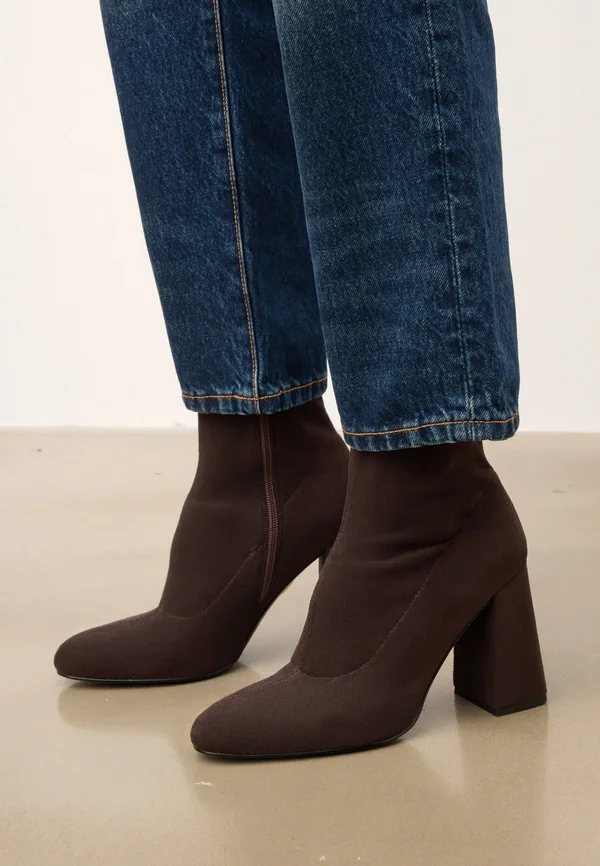 NARYLIN - Stiefelette - brown