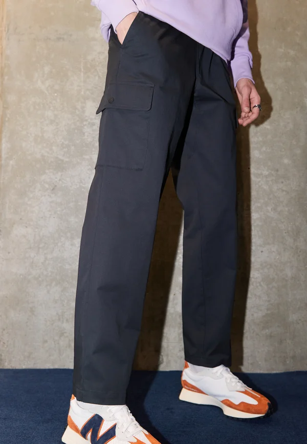 NB ATHLETICS - Cargohose - black