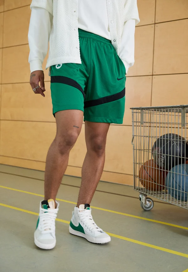 NBA BOSTON CELTICS ICON+ 8IN SHORT - Vereinsmannschaften - clover/black
