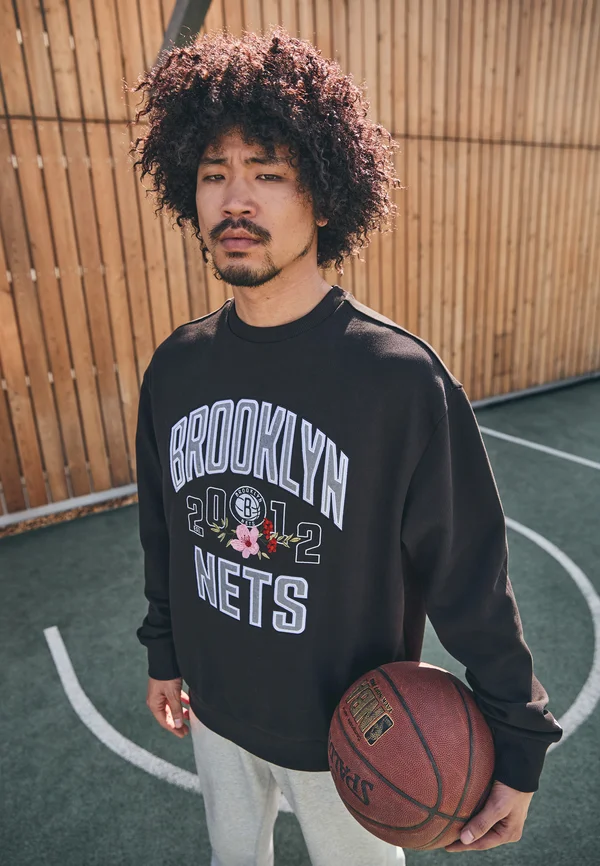 NBA BROOKLYN NETS FLORAL OVERSIZED CREW - Vereinsmannschaften - black