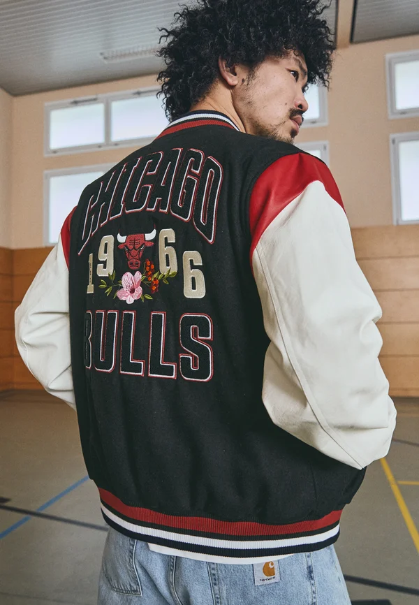 NBA CHICAGO BULLS FLORAL VARSITY JACKET - Vereinsmannschaften - black