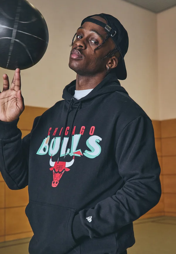 NBA CHICAGO BULLS GRAPHIC OVERSIZED HOODIE - Vereinsmannschaften - black