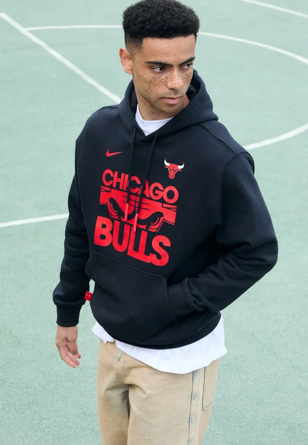 NBA CHICAGO BULLS HOODY - Vereinsmannschaften - black/university red