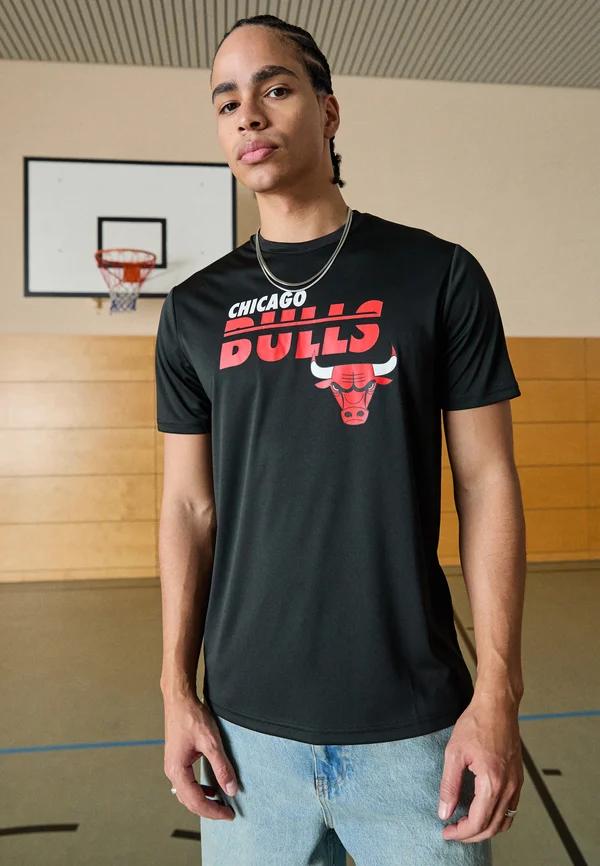 NBA CHICAGO BULLS LEAGUE ESSENTIALS TEE - Vereinsmannschaften - black