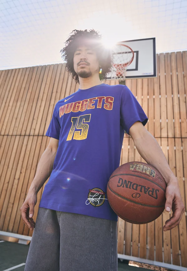 NBA DENVER NUGGETS NIKOLA JOKIC TEE - Vereinsmannschaften - rush blue