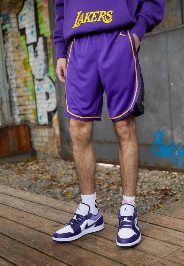 NBA LOS ANGELES LAKERS SWINGMAN SHORT STATEMENT - Kurze Sporthose - field purple/amarillo