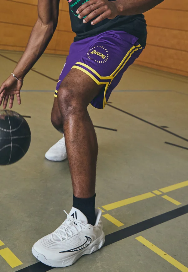 NBA LOS ANGELES LAKERS  - Vereinsmannschaften - field purple/amarillo