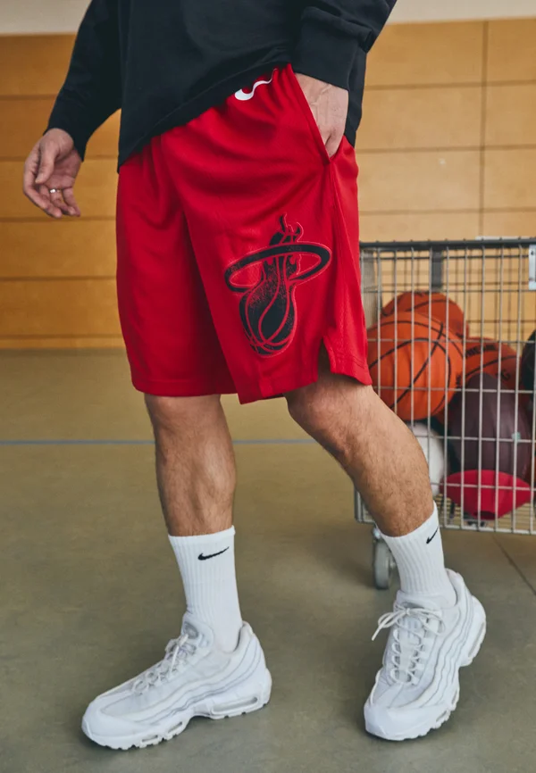 NBA MIAMI HEAT SHORTS - Vereinsmannschaften - university red/white