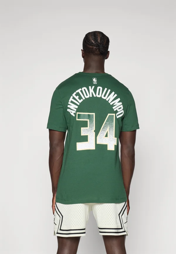 NBA MILWAUKEE BUCKS GIANNIS ANTETOKOUNMPO TEE - Vereinsmannschaften - fir
