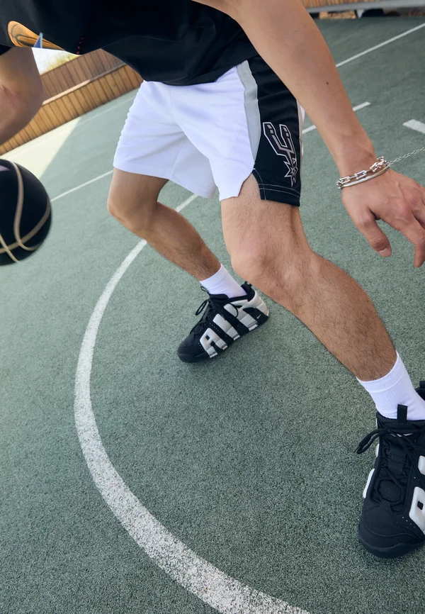 NBA SAN ANTONIO SPURS SHORTS - Vereinsmannschaften - white/black