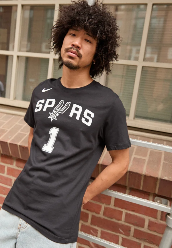 NBA SAN ANTONIO SPURS WEMBANYAMA TEE - Vereinsmannschaften - black
