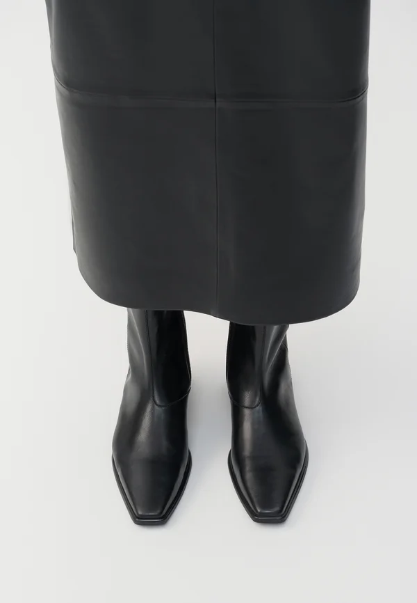 NELLA - Stiefelette - black