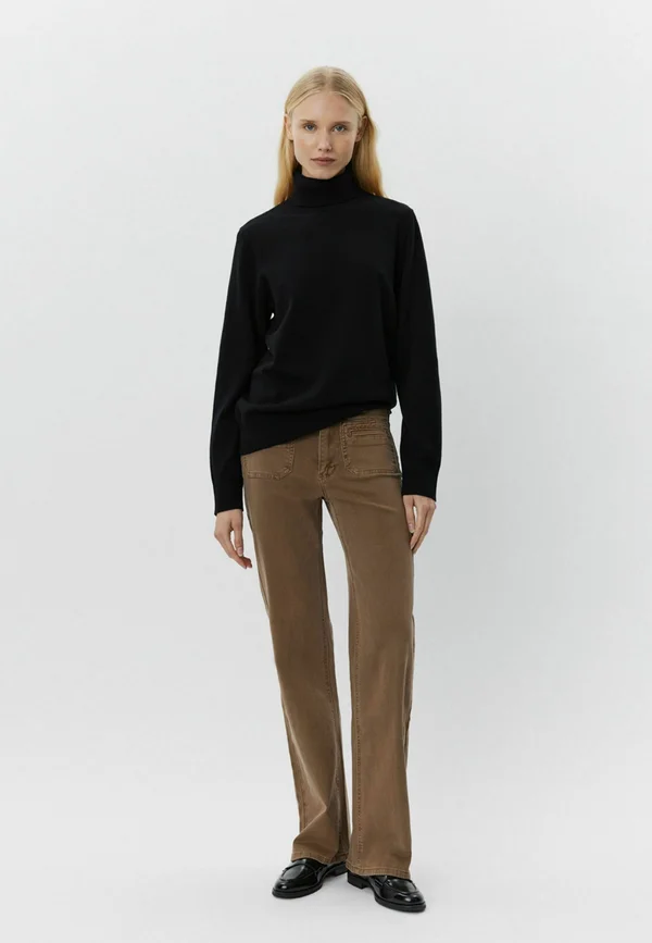 NELLSW - Strickpullover - black