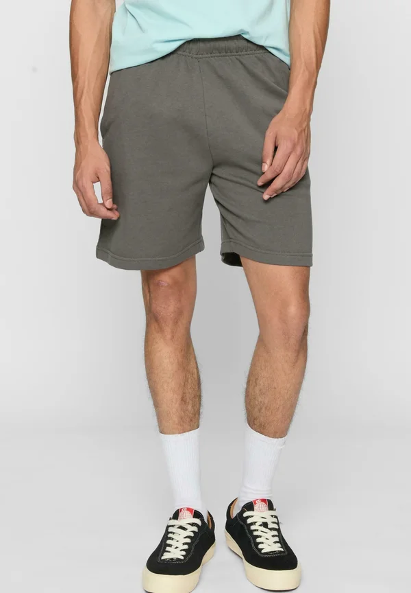 NEW - Shorts - magnet