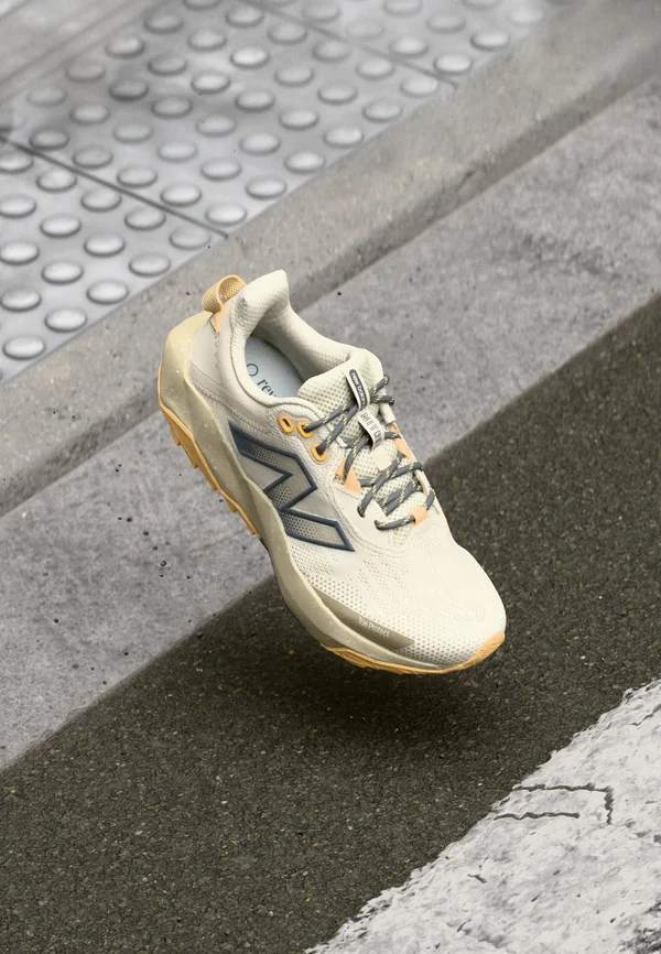 NITREL V6 - Laufschuh Trail - beige/orange