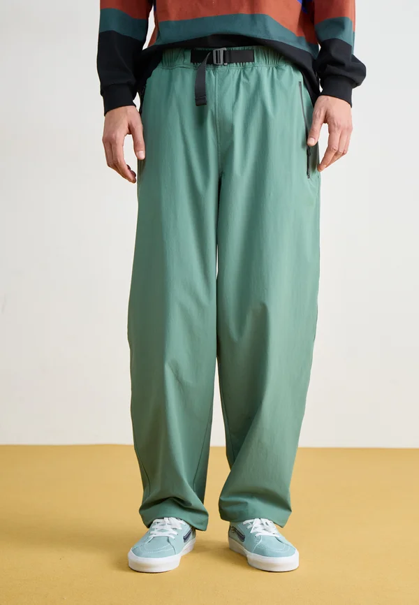 NORTH DOME WIND PANT - Stoffhose - duck green