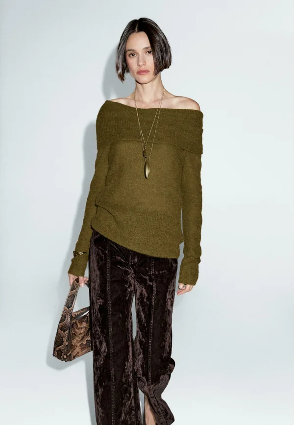 OFF-THE-SHOULDER - Strickpullover - green