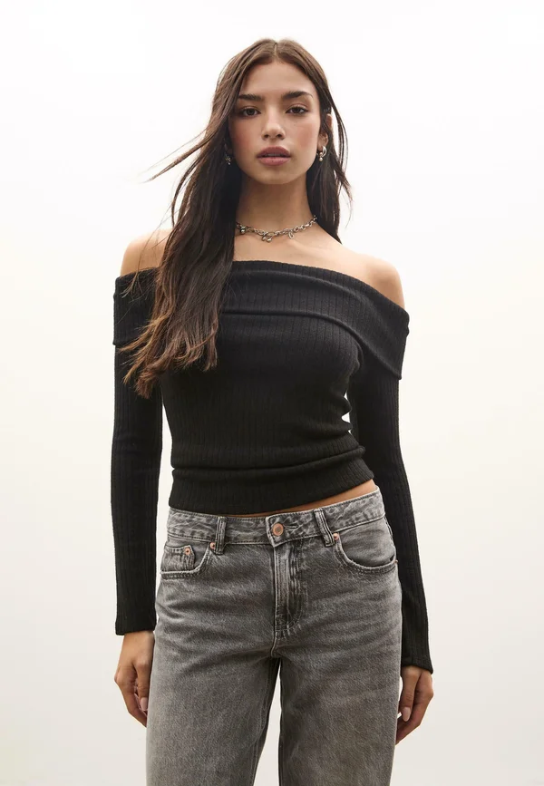 OFF-THE-SHOULDER TOP - Strickpullover - black
