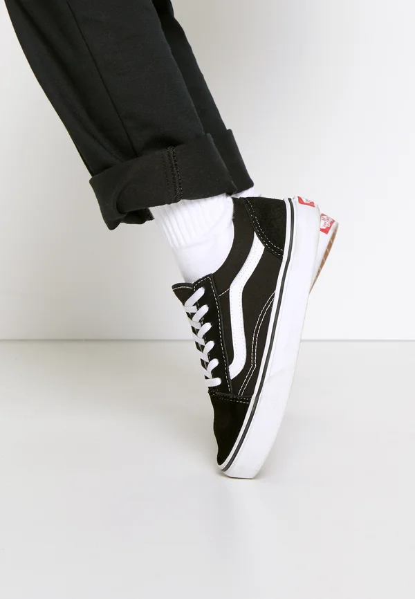 OLD SKOOL - Sneaker low - black/true white