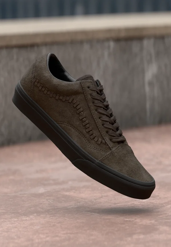 OLD SKOOL UNISEX - Sneaker low - brown/black