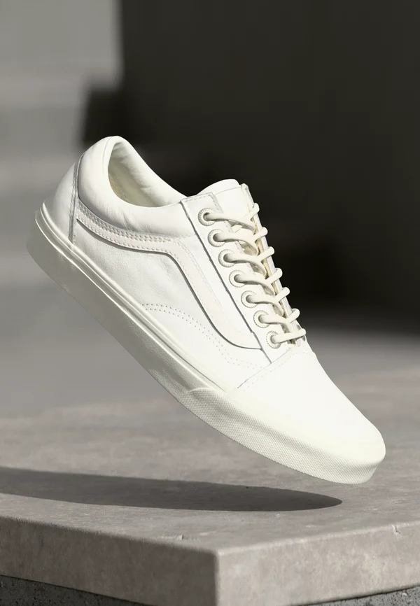 OLD SKOOL UNISEX - Sneaker low - white